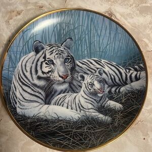 White Tigers By Michael Matherly Plate  Limited Edition Collect 8" Limited H6955